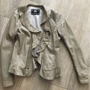 Leather jacket bought in Rome, 🇮🇹 barely worn!